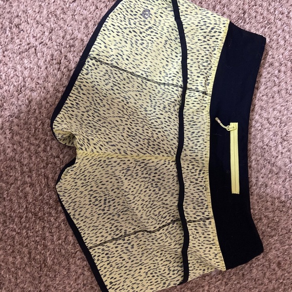 Running shorts - Picture 2 of 2